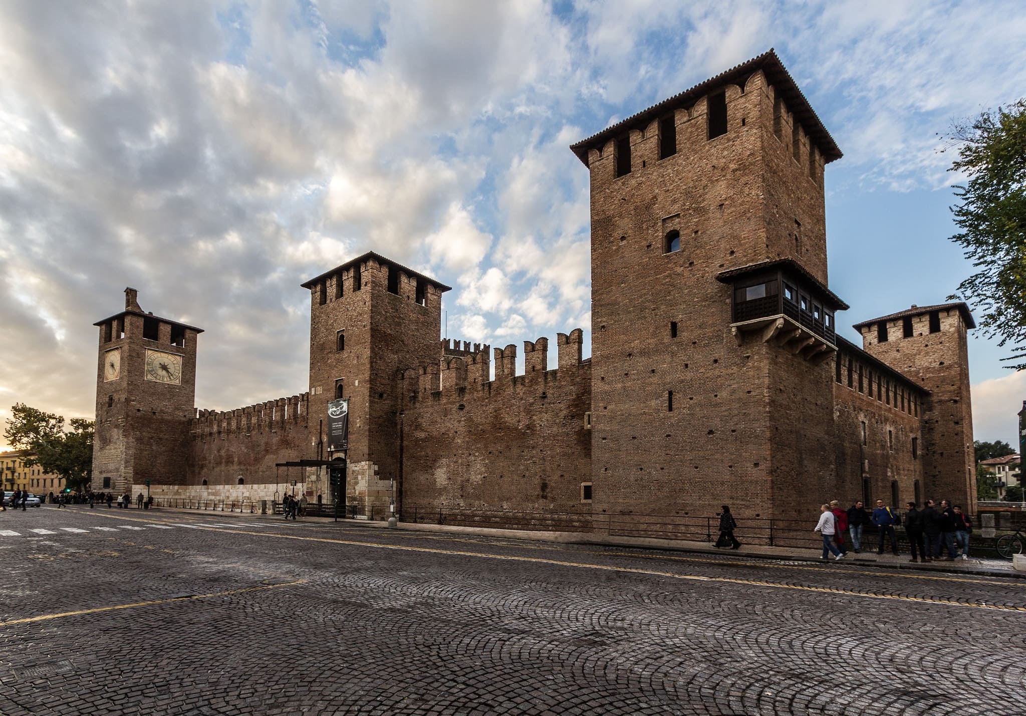 Restaurants in der Nähe von Castelvecchio. Restaurant Benda, 6 Minuten von Castelvecchio entfernt